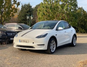 TESLA MODEL Y LONG RANGE