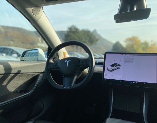 TESLA MODEL Y LONG RANGE