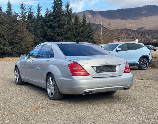 Мерседес-Бенц С 550